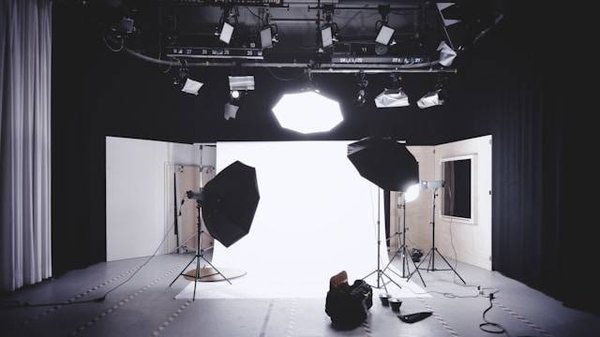 Rejoignez notre équipe: recrutement en production audiovisuelle!
